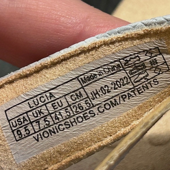 Vionic Lucia Snake Print/Crystals Toe-post Orthotic Sandals Grey/Beige/Pink 9.5 - Picture 15 of 16